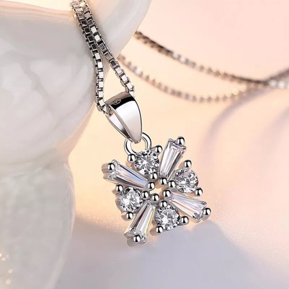 Sterling Silver Square Pendant Necklace 🌺